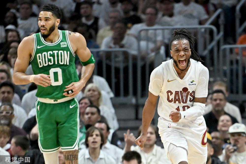 中脱颖而出 中脱颖而出