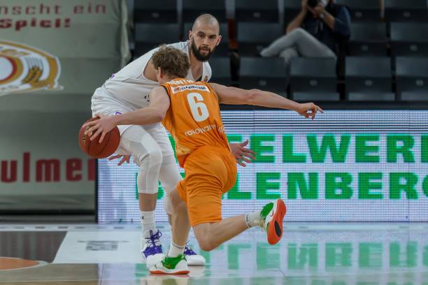 他们不仅注 他们不仅注